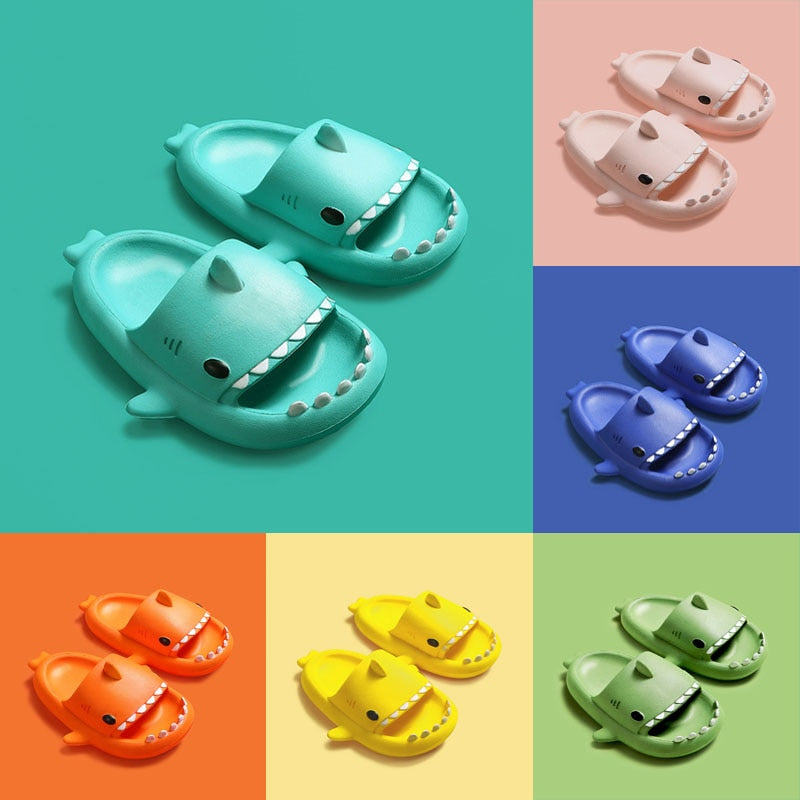 Baby en kinder slippers met haai